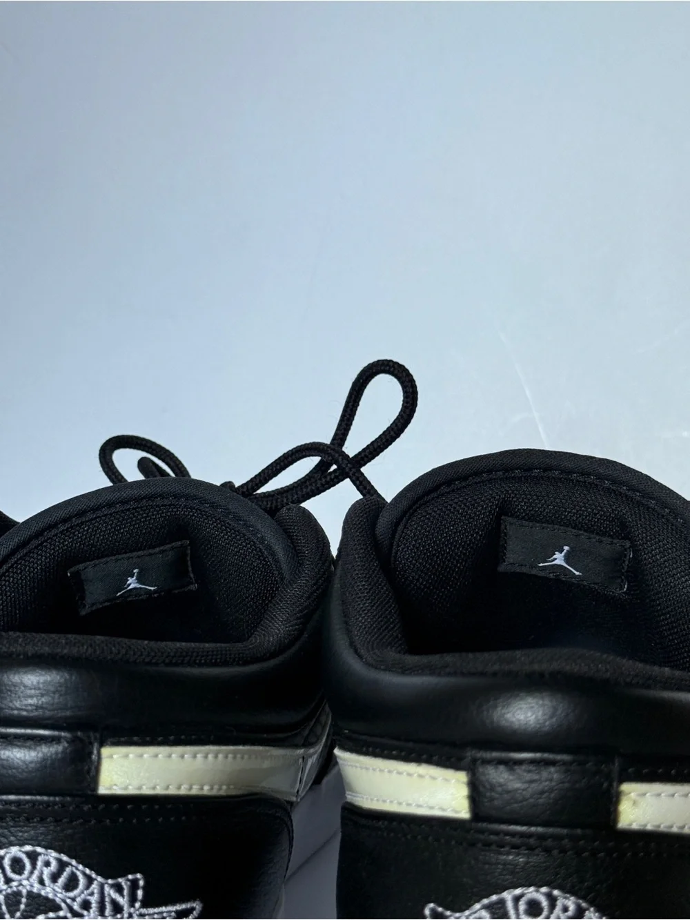 Air Jordan 1 V.2 Low Leather Black White Sneaker Men's Size 10.5 584794-010
